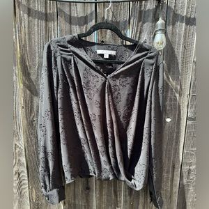 Andrew Marc New York Black Floral Embroidered Faux Wrap Front Blouse small